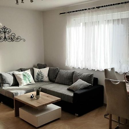 Ferienwohnung Regina Stuppach Екстериор снимка